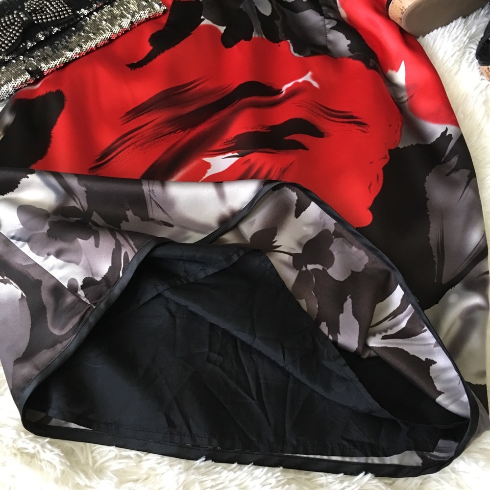 The Limited strapless dress. Ladies size 2🌹 - Picture 5 of 8